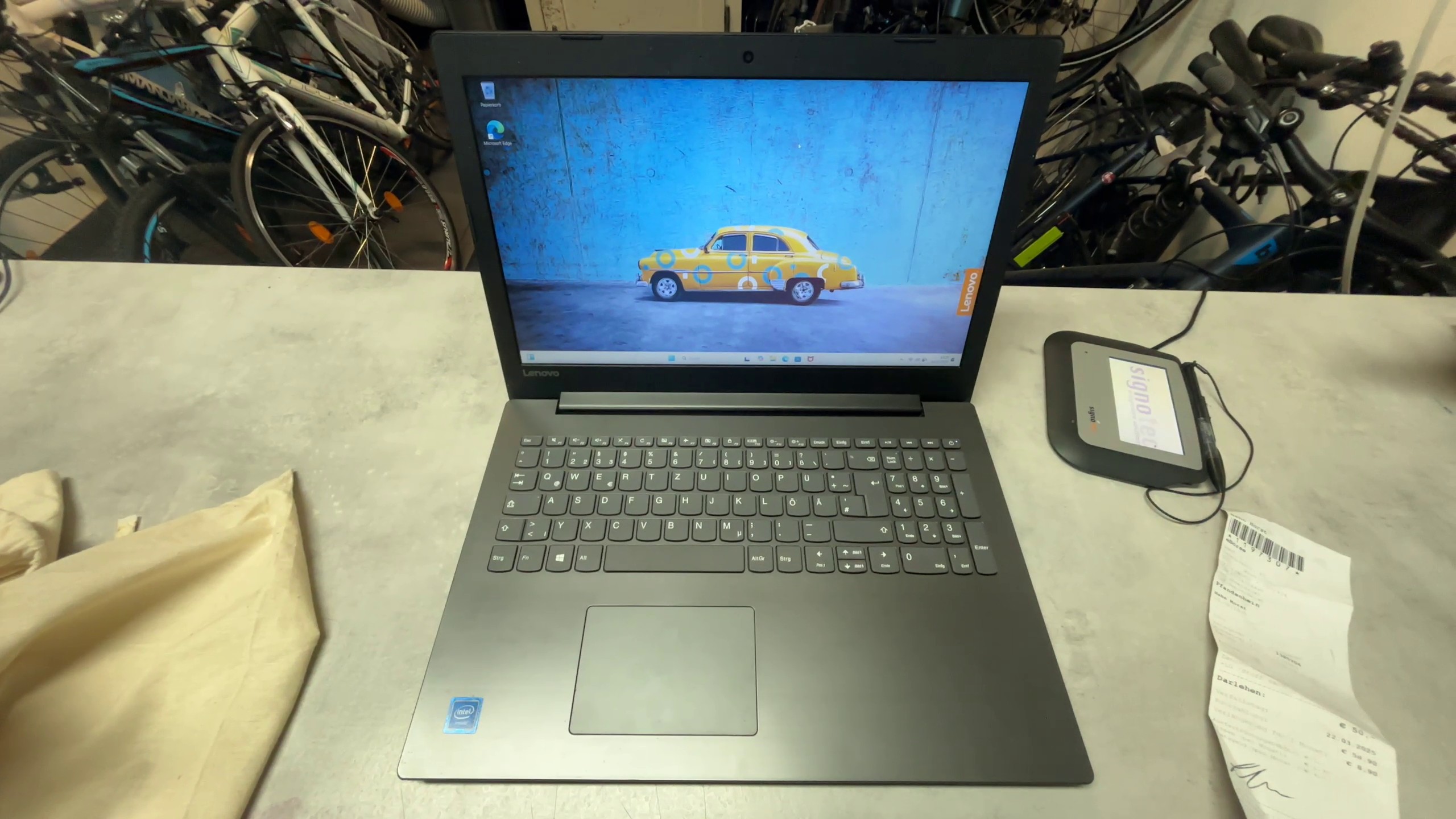 Lenovo IdeaPad 330-15IGM, Schwarz, Intel Celeron N4000, 16GB RAM, 256GB SSD, 15,6 Zoll Display, gebrauchtes Notebook. | Zustand: Gut