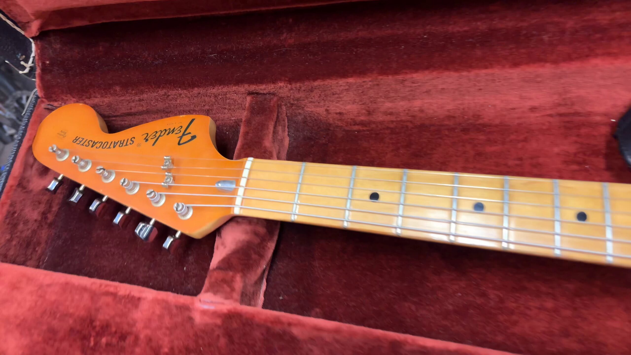 Fender Stratocaster 1976, Gebrauchte E-Gitarre von 1976 inklusive Koffer. | Zustand: In Ordnung – Bild 3