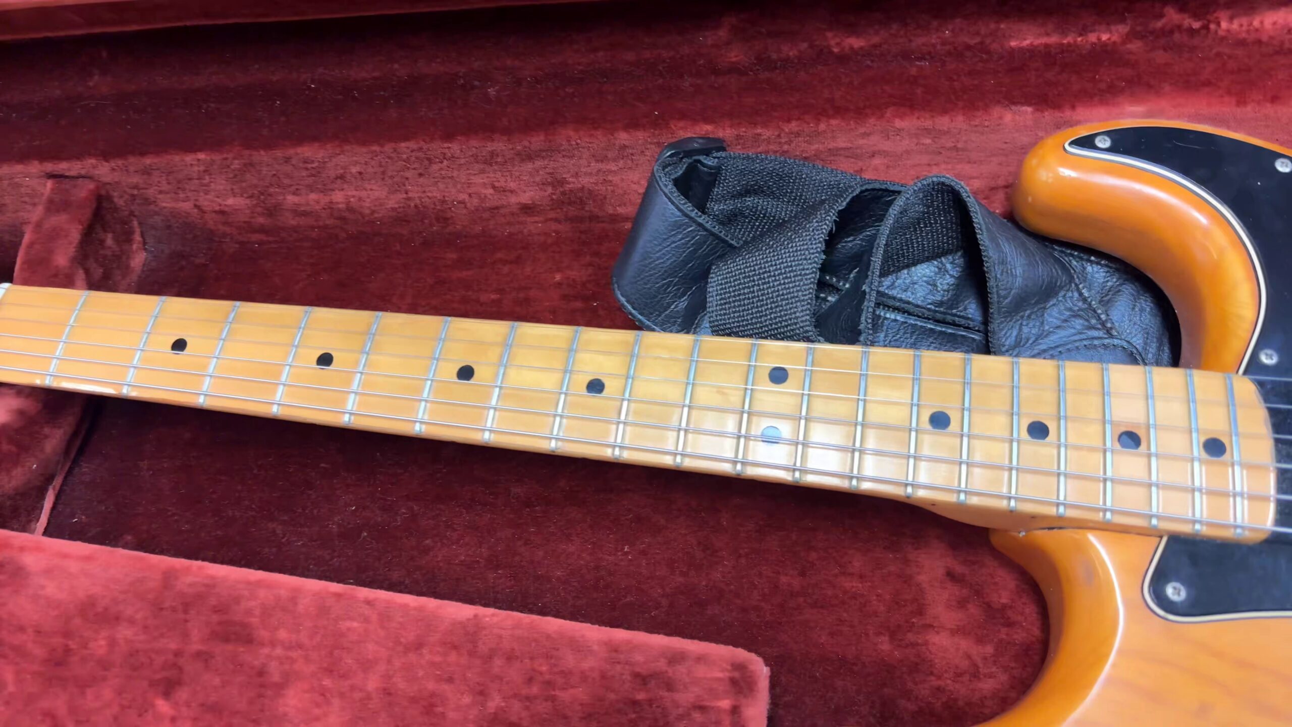 Fender Stratocaster 1976, Gebrauchte E-Gitarre von 1976 inklusive Koffer. | Zustand: In Ordnung – Bild 4