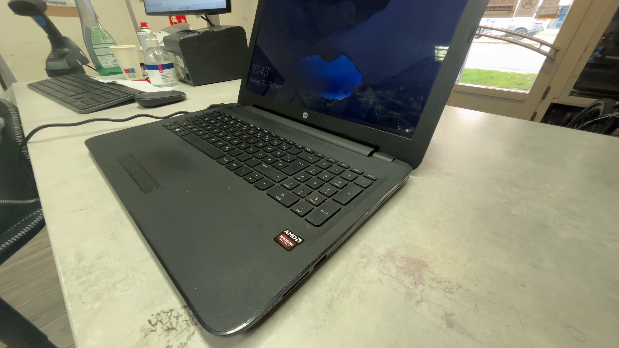 HP 15-af093ng Notebook, AMD A8, 8GB RAM, 1TB HDD, Windows 10 Home, inkl. Ladegerät, Akku schwach | Zustand: Gut – Bild 5