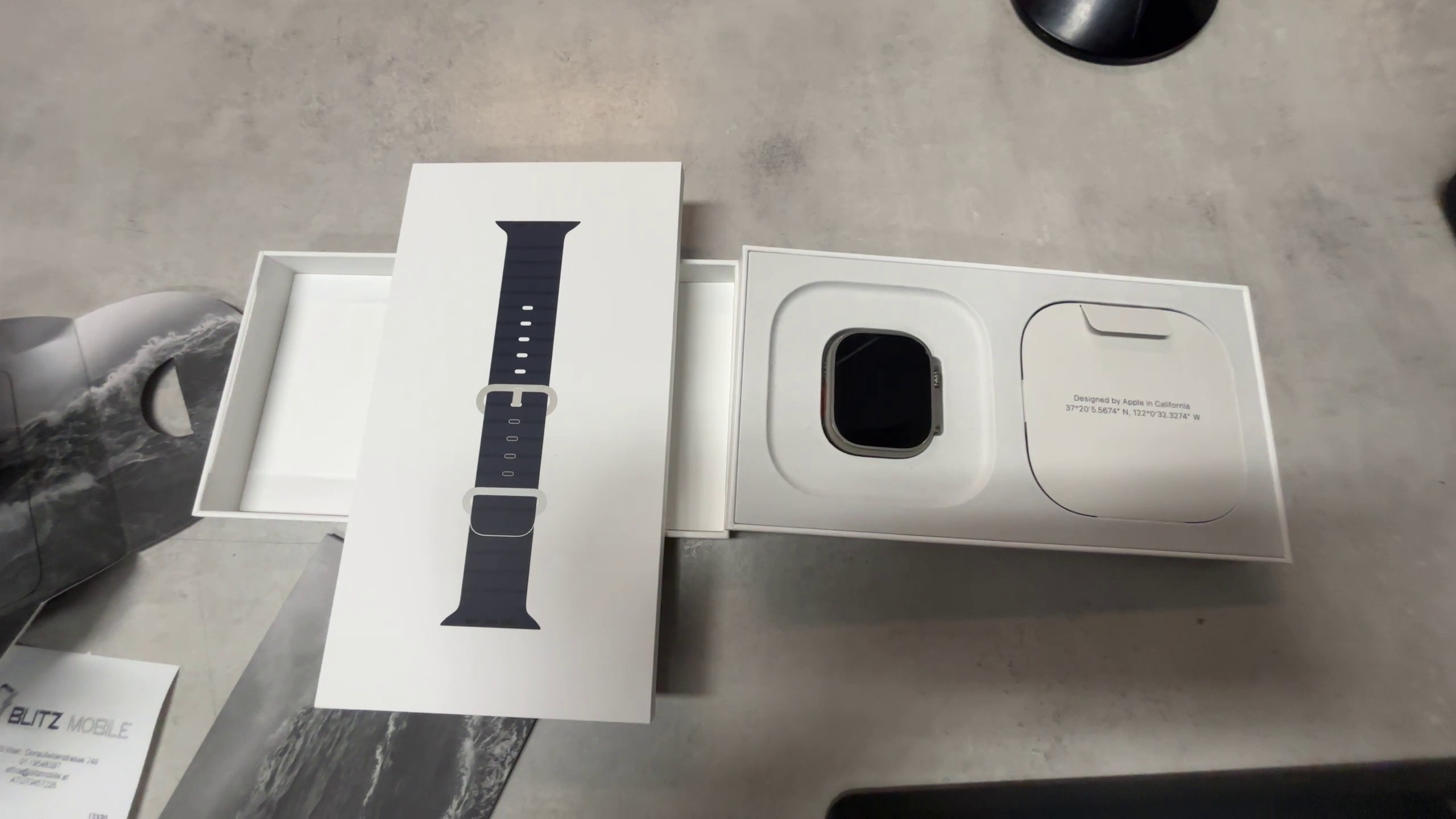 Apple Watch Ultra 2 Titan Natur Ocean Marine, 49mm Gehäuse, Ocean Armband in Marineblau, Zustand wie neu, inkl. Rechnung vom 14.08.2025. | Zustand: Wie Neu | Farbe: grau – Bild 2