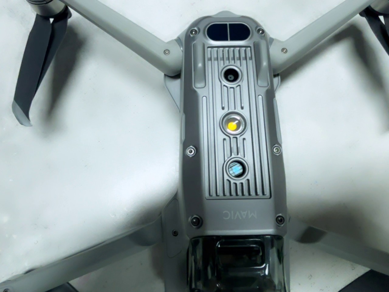 DJI Mavic Air 2 Grau, Inkl. Smart Controller RM500, Akkus und Koffer. Achtung: Kein Ladekabel im Lieferumfang enthalten. | Zustand: Sehr Gut – Bild 3