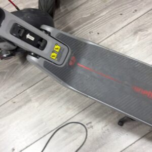 Segway Ninebot E3 Pro E-Scooter, Elektroroller mit 25 km | h Vmax, ohne ladegerät 
mit App geht nicht verbinden