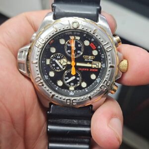 Citizen Promaster Aqualand B740 Chrono, Eco-Drive Solar-Taucheruhr, 200m wasserdicht, Chronograph, Tiefenmesser, Kratzer an Gehäuse | Lünette | Zustand: Gebraucht | Farbe: schwarz