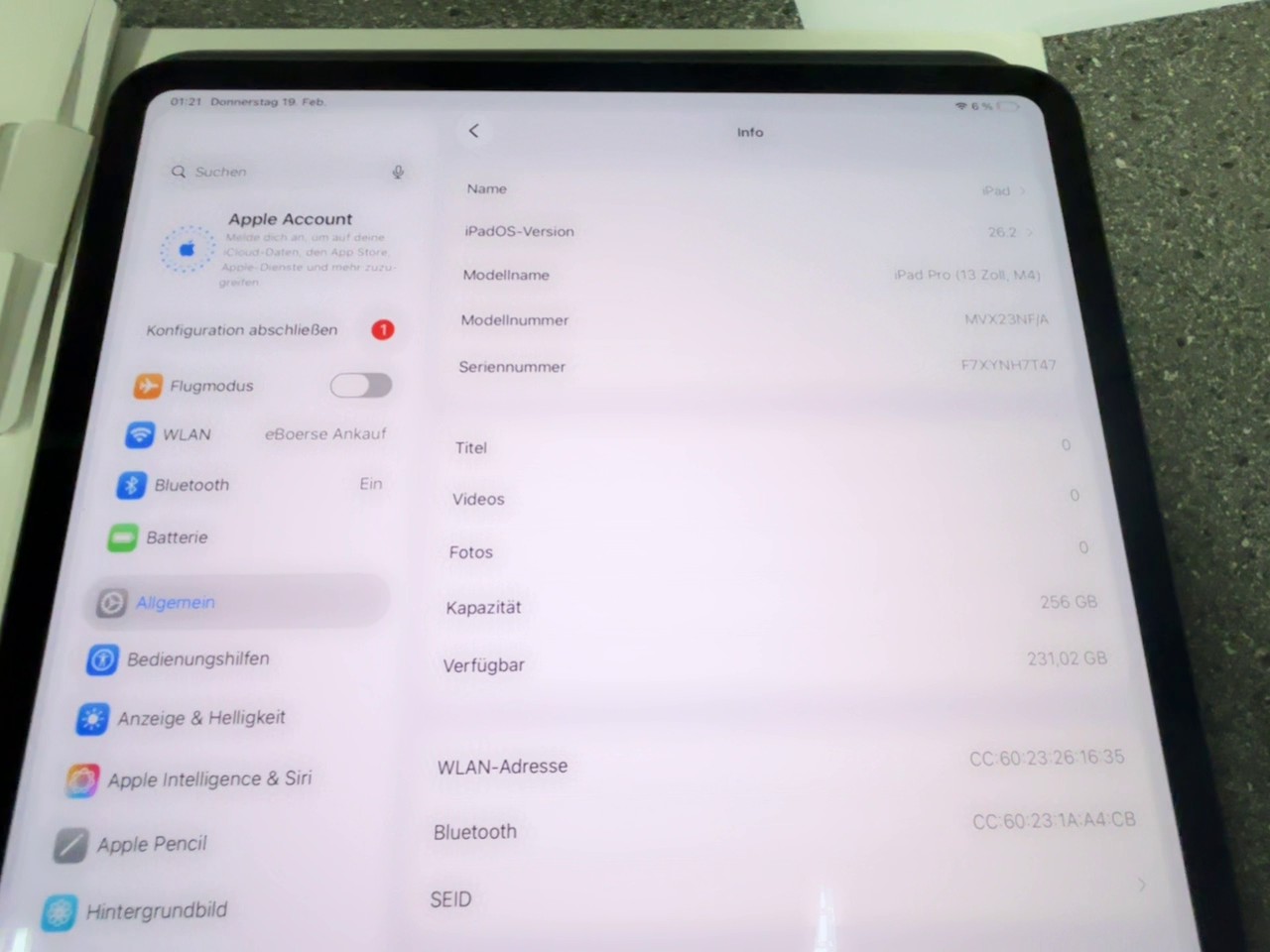 Apple iPad Pro 13" M4 256GB Wi-Fi, Mit Verpackung | 45 Ladezyklen | Zustand: Sehr Gut | Farbe: schwarz – Bild 2