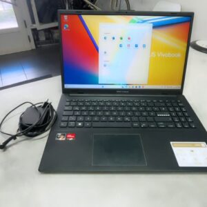 Asus Vivobook Go 15 Ryzen 3 8/512GB, Asus Vivobook Go 15 mit Ryzen 3 7320U, 8GB RAM, 512GB SSD, 15,6 Zoll FHD. Farbe Schwarz. | Zustand: Gut