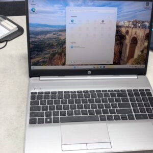 HP 255 G9, AMD Ryzen 5 5625U, Silber, 15,6 Zoll Display, 8 GB RAM, 256 GB SSD, Windows 11, integrierte AMD Radeon Grafik | Zustand: Gut