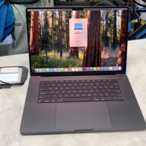 Apple 16" Macbook Pro M4 Pro , m4 pro | 14-core cpu | 20-core gpu | 24gb | 512gb - space black  | zyklen :2 | ovp | Zustand: Wie Neu