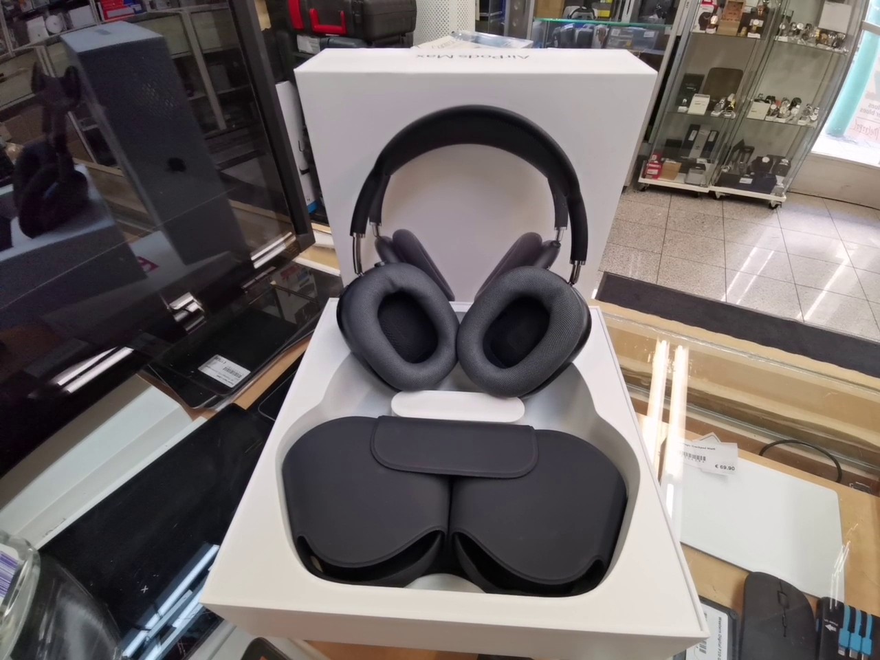 Apple AirPods Max Midnight, Over-Ear Kopfhörer mit USB-C, ovp. Die Farbe Midnight ist ein sehr dunkles Navy | Schwarz. | Zustand: Sehr Gut – Bild 4