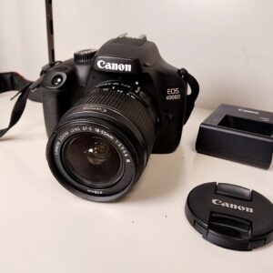 Canon EOS 4000D, DSLR-Kamera mit EF-S 18-55mm f | 3.5-5.6 III Objektiv, Akku, Ladegerät und Trageriemen. | Zustand: Sehr Gut