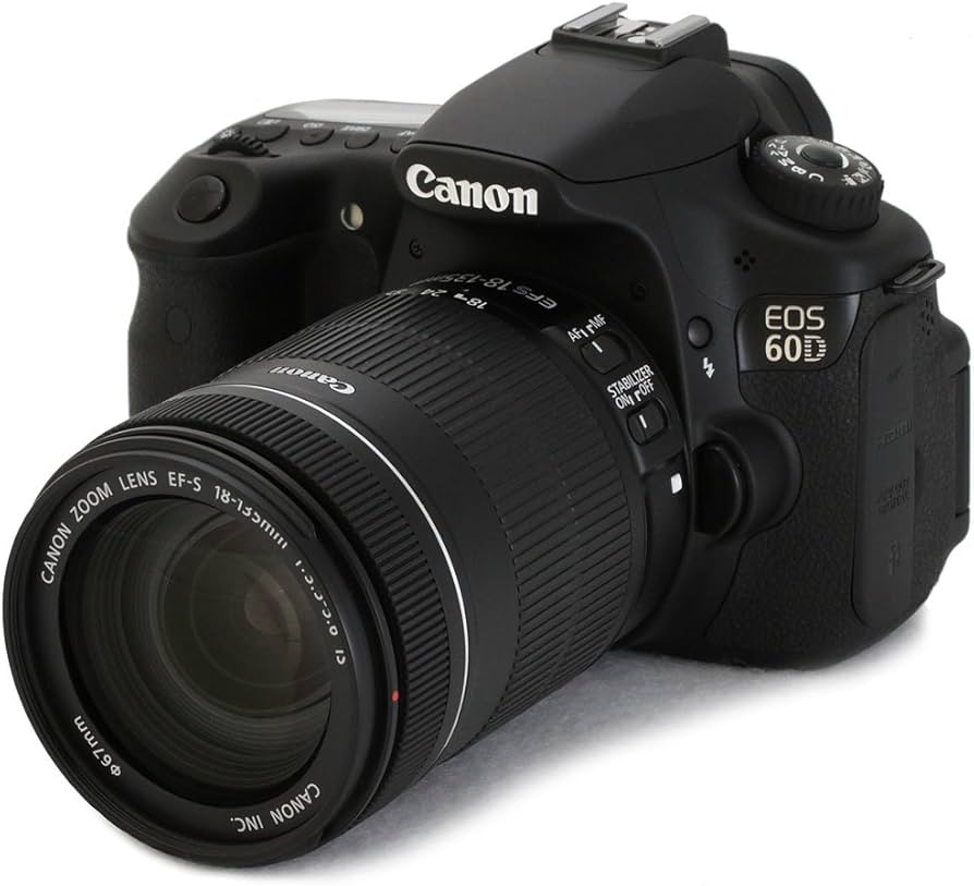 Canon EOS 60D mit EF-S 18-135mm IS, Digitale Spiegelreflexkamera mit 18 Megapixel APS-C Sensor, schwenkbarem Display und Zoomobjektiv. Inkl. Ladegerät und 1 Akku, 41200 Auslösungen | Zustand: Gebraucht