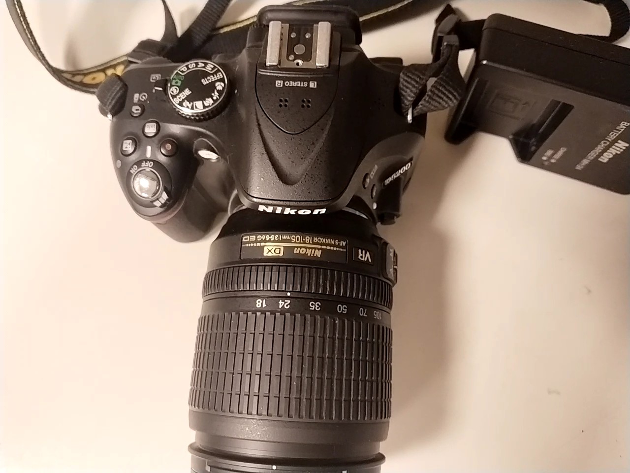 Nikon D5200 mit AF-S DX 18-105mm VR, Digitale Spiegelreflexkamera, inkl. OVP, Akku-Ladegerät MH-24, Trageriemen und Objektivdeckel. | Zustand: Sehr Gut – Bild 3