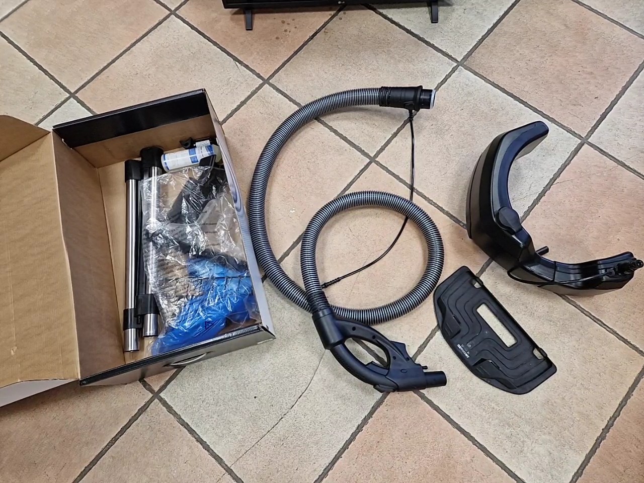 Pro-Aqua Vivenso Touch Wasserstaubsauger Weiß, Luftreiniger mit umfangreichem Zubehör, inklusive Originalverpackung, Made in Germany. | Zustand: Wie Neu – Bild 5