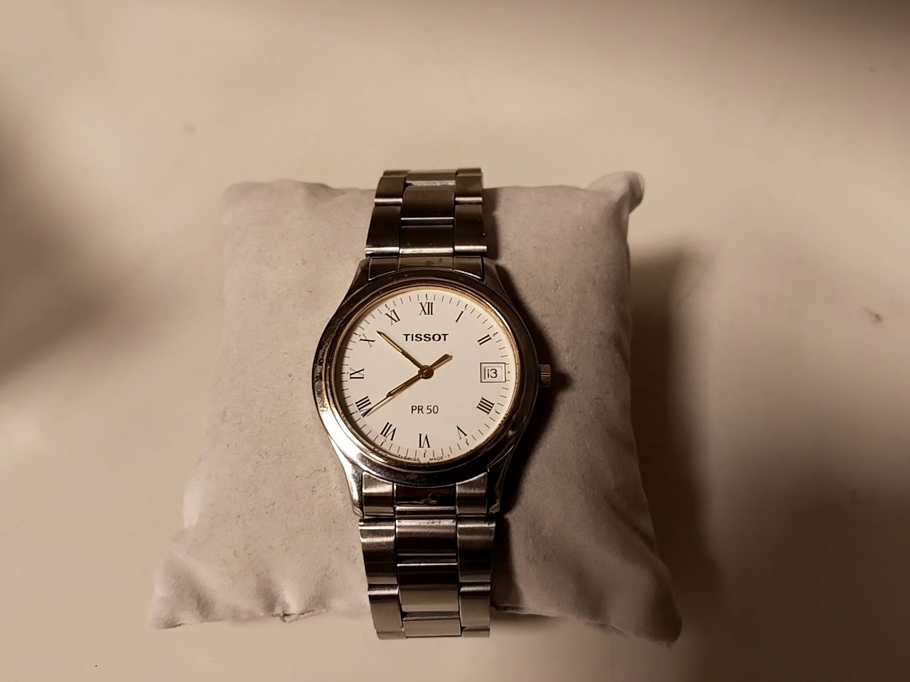 Tissot PR 50 J172/272K Herrenuhr Silber, Klassische Quarzuhr, EdelstahLadegerätehäuse und -armband, weißes Zifferblatt, Saphirglas, 50m wasserdicht. Batterie leer | Zustand: Sehr Gut