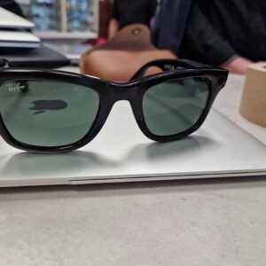 Ray-Ban Meta Wayfarer RW4006 Shiny Black, Smart Glasses mit 12MP Kamera, 32GB Speicher, Bluetooth, G-15 Gläsern, inkl. Ladeetui. | Zustand: Sehr Gut