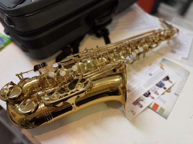 Jupiter JAS500 Altsaxophon Goldlack, Einsteiger-Modell in Eb-Stimmung mit Hoch-F#-Klappe, inklusive Koffer und Zubehör. | Zustand: Sehr Gut – Bild 4