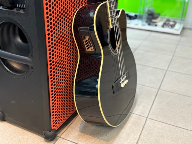 Johnson JAB-6CEBK Akustik-Bass, Akustik-Bassgitarre mit Tonabnehmer, Cutaway, Farbe Schwarz, 4-Saiter, vielseitiger Klang. mit Tasche | Zustand: Gut – Bild 3