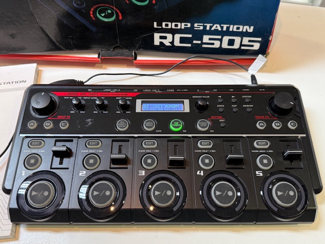 Boss RC-505 Loop Station, Tisch-Looper mit 5 Stereo-Spuren, inklusive Originalverpackung und Bedienungsanleitung. | Zustand: Gut – Bild 2
