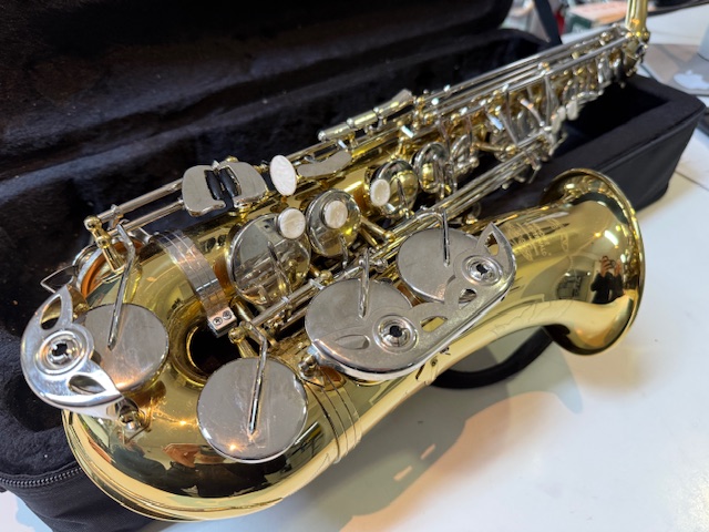 Symphonie Westerwald Tenorsaxophon Gold, Hochwertiges Tenorsaxophon in Gold-Optik, inklusive passendem Hartschalenkoffer und Zubehör. | Zustand: Sehr Gut – Bild 4