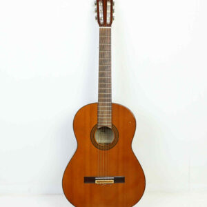 Yamaha G-230 Konzertgitarre, Klassische Akustikgitarre mit Nylonsaiten, inklusive passender Gitarrentasche. | Zustand: Gut