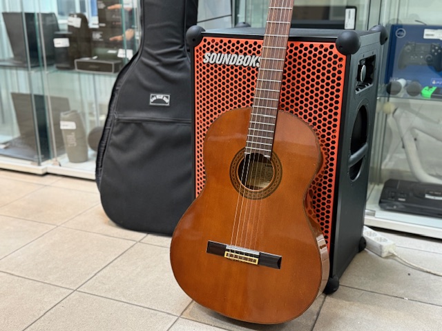 Yamaha G-230 Konzertgitarre, Klassische Akustikgitarre mit Nylonsaiten, inklusive passender Gitarrentasche. | Zustand: Gut – Bild 2