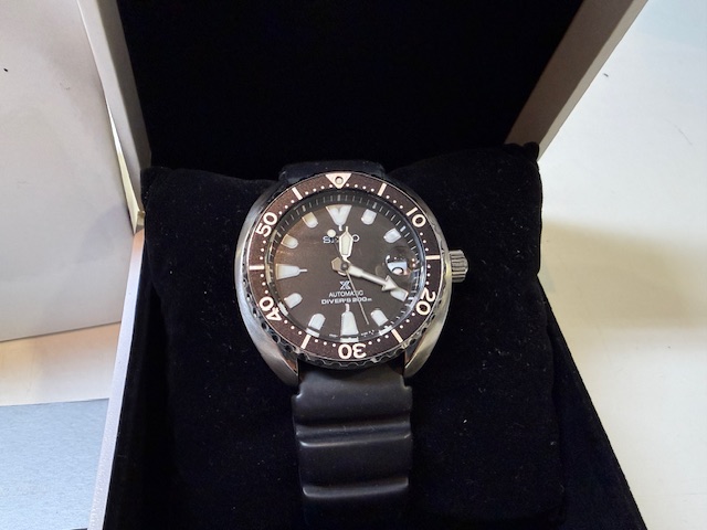 Seiko Prospex Mini-Turtle SRPC37K1, Automatik-Herrenuhr, schwarzes Zifferblatt, Silikonband, inkl. Box und Originalrechnung (2020) | Zustand: Gut – Bild 3