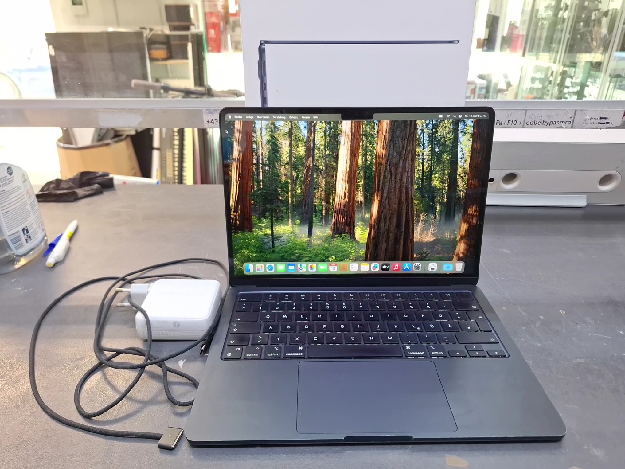 Apple MacBook Air 13" M3 2024, ovp, zyklen 202, akku 93%. apple m3 chip, 16 gb ram, 512 gb ssd, 13,6" , gebrauchsspuren | Zustand: Gebraucht – Bild 2