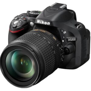 Nikon D5200 mit AF-S DX 18-105mm VR, Digitale Spiegelreflexkamera, inkl. OVP, Akku-Ladegerät MH-24, Trageriemen und Objektivdeckel. | Zustand: Sehr Gut