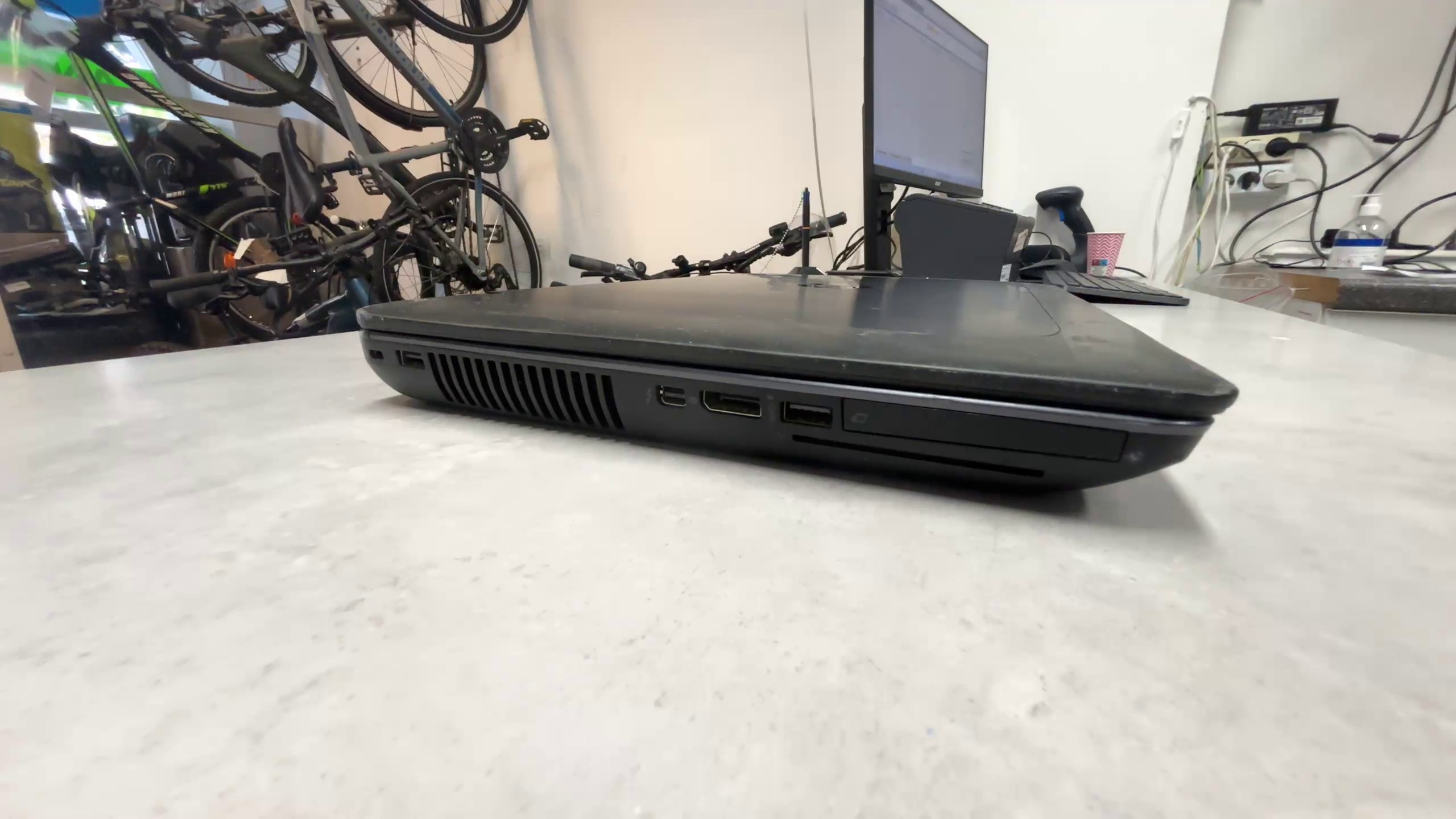 HP ZBook 15 G1, i7-4900MQ, 16GB RAM, 256GB SSD, Nvidia Quadro K2100M, Windows 11, inkl. Ladegerät, gebrauchter Zustand | Zustand: In Ordnung – Bild 5