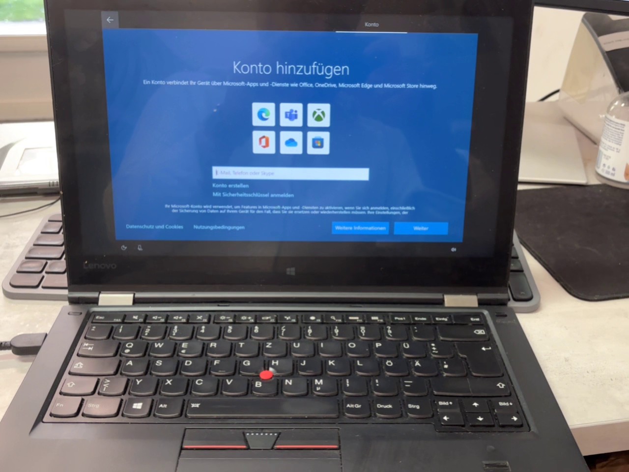 Lenovo ThinkPad Yoga 460 Schwarz, Original Lenovo Netzteil, kompatibel mit ThinkPad-Modellen mit Rundstecker. | Zustand: Gut