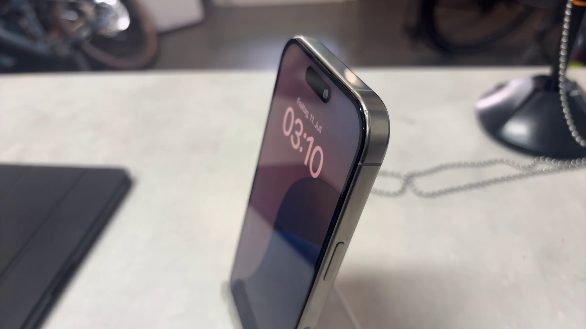 iPhone 16 Pro 256GB, Display und Kamera wurden getauscht! | SimLock: Frei | Zustand: Gut | Farbe: natur | Akku: 99% – Bild 4