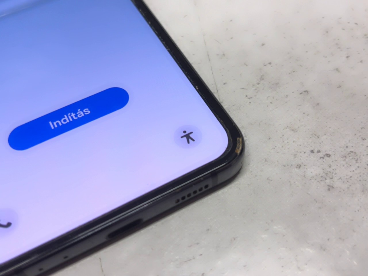 Samsung Galaxy Z Flip 4 128GB, Gebrauchsspuren | Schaltet sich aus. 8GB RAM, 5G. | SimLock: Frei | Zustand: In Ordnung | Farbe: schwarz | Akku: Sehr Gut – Bild 3