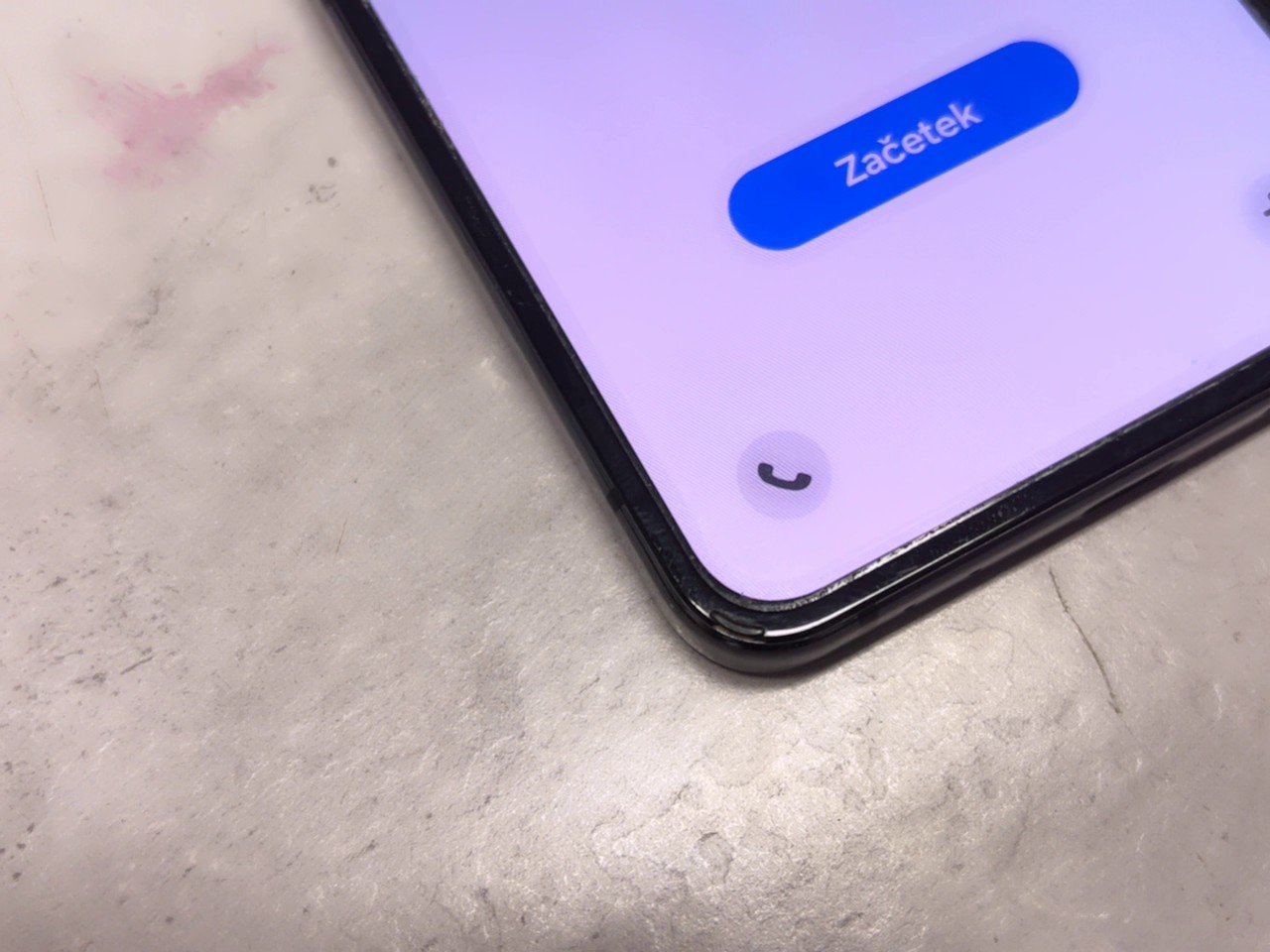 Samsung Galaxy Z Flip 4 128GB, Gebrauchsspuren | Schaltet sich aus. 8GB RAM, 5G. | SimLock: Frei | Zustand: In Ordnung | Farbe: schwarz | Akku: Sehr Gut – Bild 4