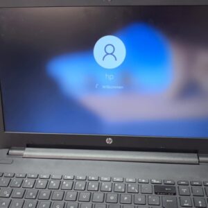 HP 250 G4 (2015) Schwarz, Intel Core i5-5200U, 8GB RAM, 500GB HDD, 15,6 Zoll HD, Intel HD Graphics 5500, Windows 10 Home Die Löschtaste ist kaputt | Zustand: Sehr Gut