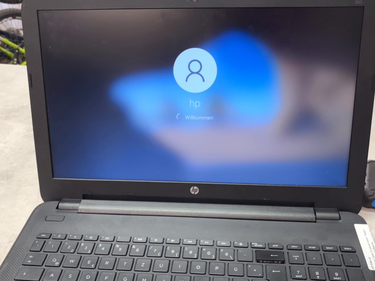 HP 250 G4 (2015) Schwarz, Intel Core i5-5200U, 8GB RAM, 500GB HDD, 15,6 Zoll HD, Intel HD Graphics 5500, Windows 10 Home Die Löschtaste ist kaputt | Zustand: Sehr Gut