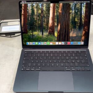 Apple MacBook Air M2 2022 Midnight, 13,6 Zoll, 8GB RAM, 256GB SSD, Tastatur defekt | Zustand: Schlecht