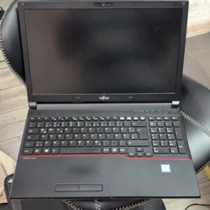Fujitsu Laptop , i3-6100u |  | 8gb ram | 256gb  | Zustand: Gut