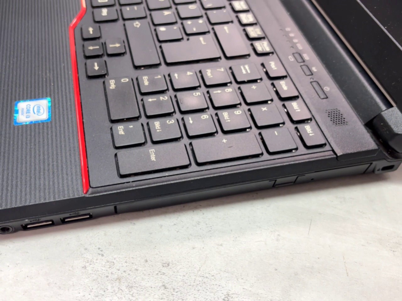 Fujitsu Laptop , i3-6100u | | 8gb ram | 256gb | Zustand: Gut – Bild 2