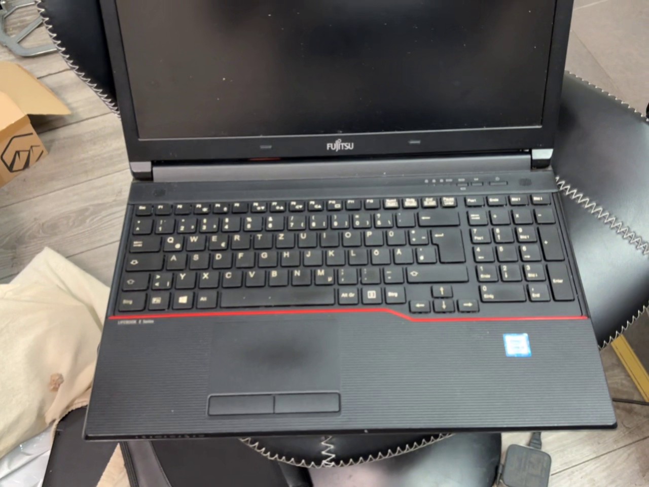 Fujitsu Laptop , i3-6100u | | 8gb ram | 256gb | Zustand: Gut – Bild 3