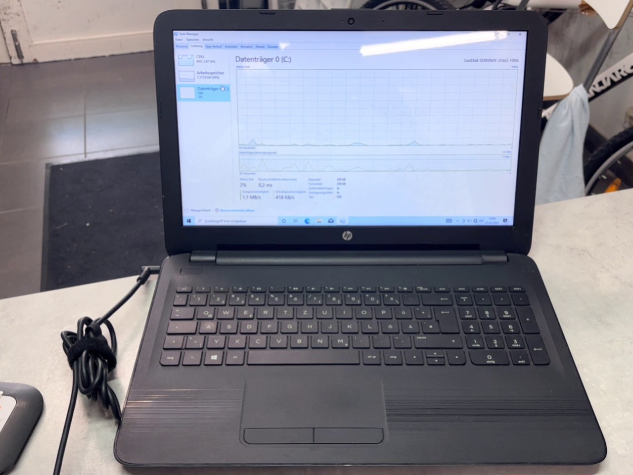 HP 15-ba585ng AMD A8-7410 Schwarz, 15,6 Zoll Display, 8GB RAM, 256GB SSD, AMD A8-7410 Prozessor, Farbe: Schwarz | Zustand: In Ordnung