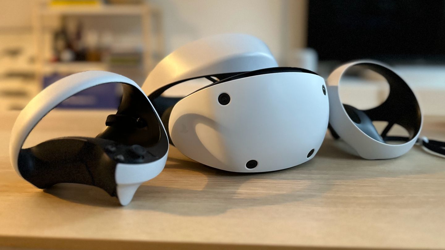 Sony PlayStation VR2, Virtual-Reality-Headset für PlayStation 5 mit zwei Sense-Controllern, 4K-HDR-OLED-Display. | Zustand: Sehr Gut – Bild 2