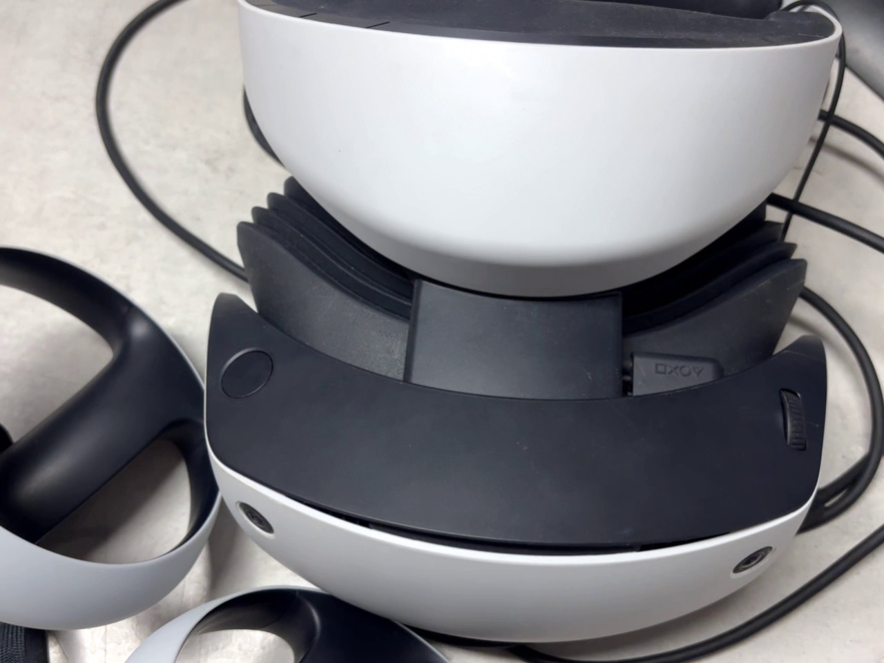 Sony PlayStation VR2, Virtual-Reality-Headset für PlayStation 5 mit zwei Sense-Controllern, 4K-HDR-OLED-Display. | Zustand: Sehr Gut – Bild 5