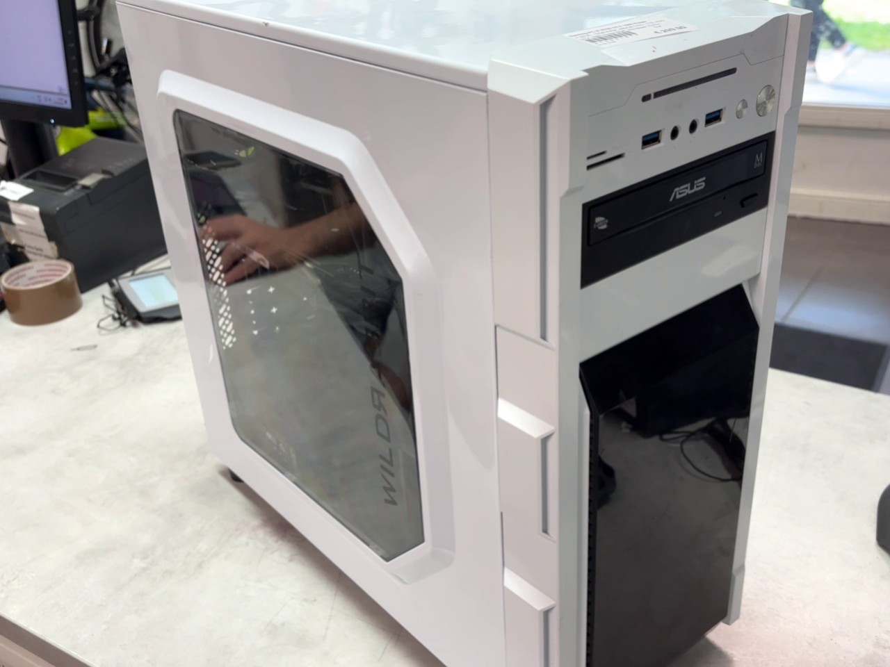 Gaming PC Intel Core i7-9700 GTX 1660 Super Weiß, Intel i7-9700, 16GB RAM, 480GB SSD, 1TB HDD, NVIDIA GTX 1660 Super 6GB, Windows 10 Pro, WLAN | Zustand: Gut – Bild 2