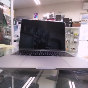 Apple MacBook Pro 13 2017 Space Grau, Intel Core i5, 16GB RAM, 512GB SSD, 13,3 Zoll Retina Display, 215 Ladezyklen, inkl. Ladegerät | Zustand: Sehr Gut