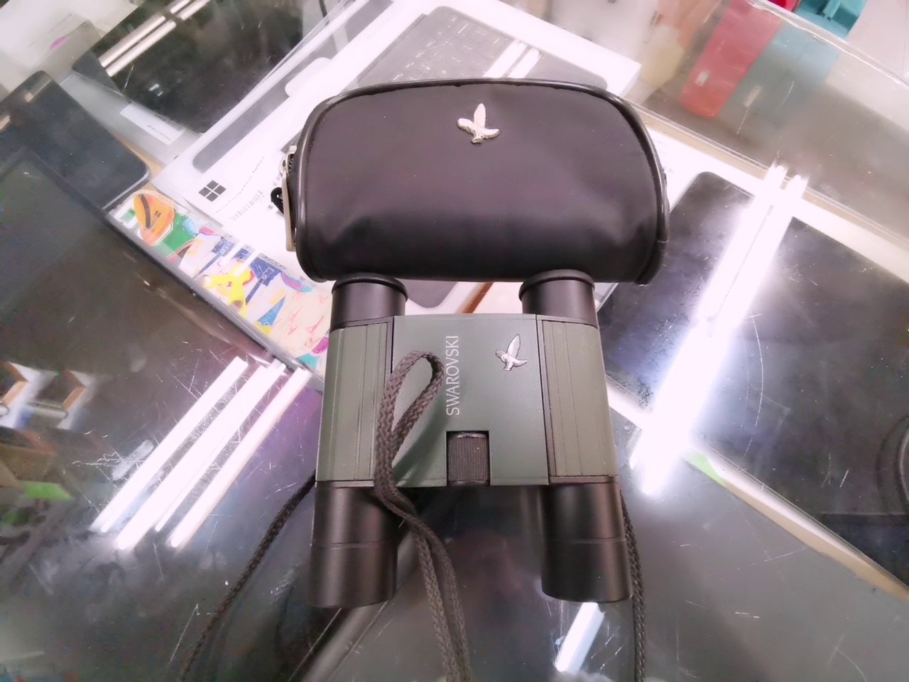Swarovski CL Pocket 10x25 Grün, Kompaktes, faltbares Fernglas mit 10-facher Vergrößerung, inklusive schwarzer Tasche. | Zustand: Sehr Gut