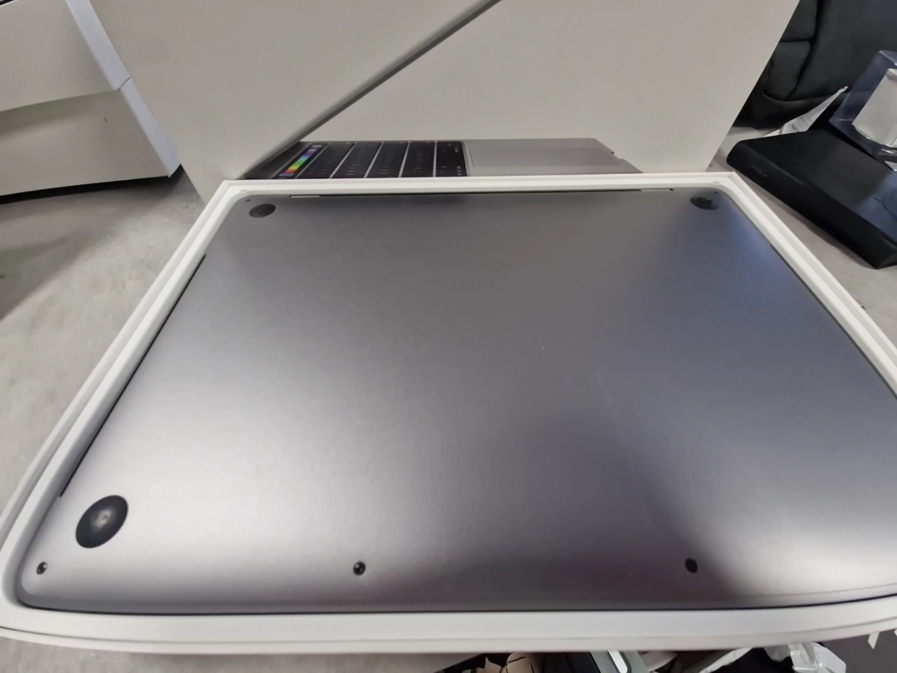 Macbook Pro 2017 i5 3.1GHz 8/256, 13 Zoll, Intel Iris Plus 650, 437 Zyklen, OVP | Zustand: Sehr Gut – Bild 3