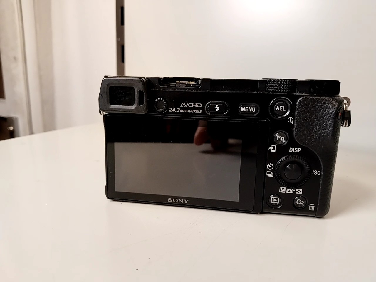 Sony Alpha 6000 mit E 55-210mm OSS Schwarz, Spiegellose Systemkamera mit 24,3 MP APS-C Sensor und Telezoom-Objektiv, 5030 Auslösungen | Zustand: Gut – Bild 3