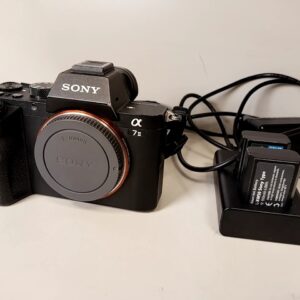 Sony Alpha 7 II, Schwarz, Body, Spiegellose Vollformatkamera, inkl. 3 Akkus und Ladegerät, 40600 Auslösungen | Zustand: Sehr Gut