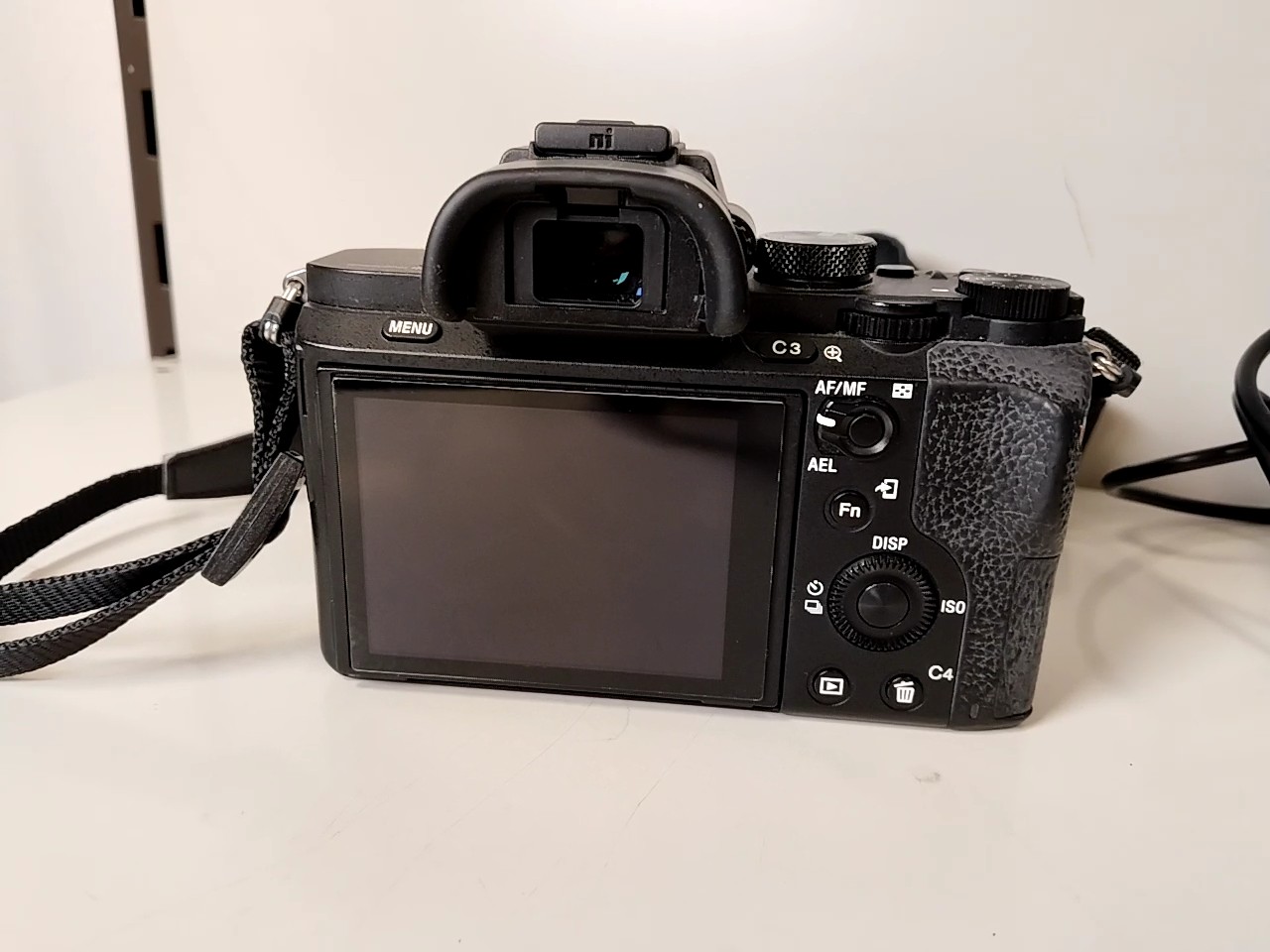 Sony Alpha 7 II, Schwarz, Body, Spiegellose Vollformatkamera, inkl. 3 Akkus und Ladegerät, 40600 Auslösungen | Zustand: Sehr Gut – Bild 2
