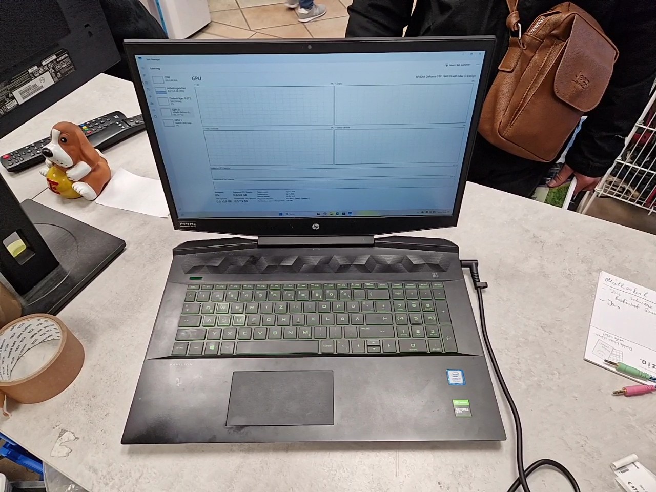 HP Pavilion Gaming 17-cd0xxx, i7-9750H, 16GB RAM, 512GB SSD, GTX 1660 Ti, 144Hz Display, Win 11, kleine Risse bei Tasten. | Zustand: Gebraucht